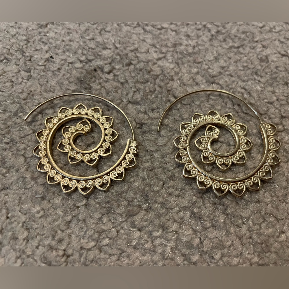 Gold earning